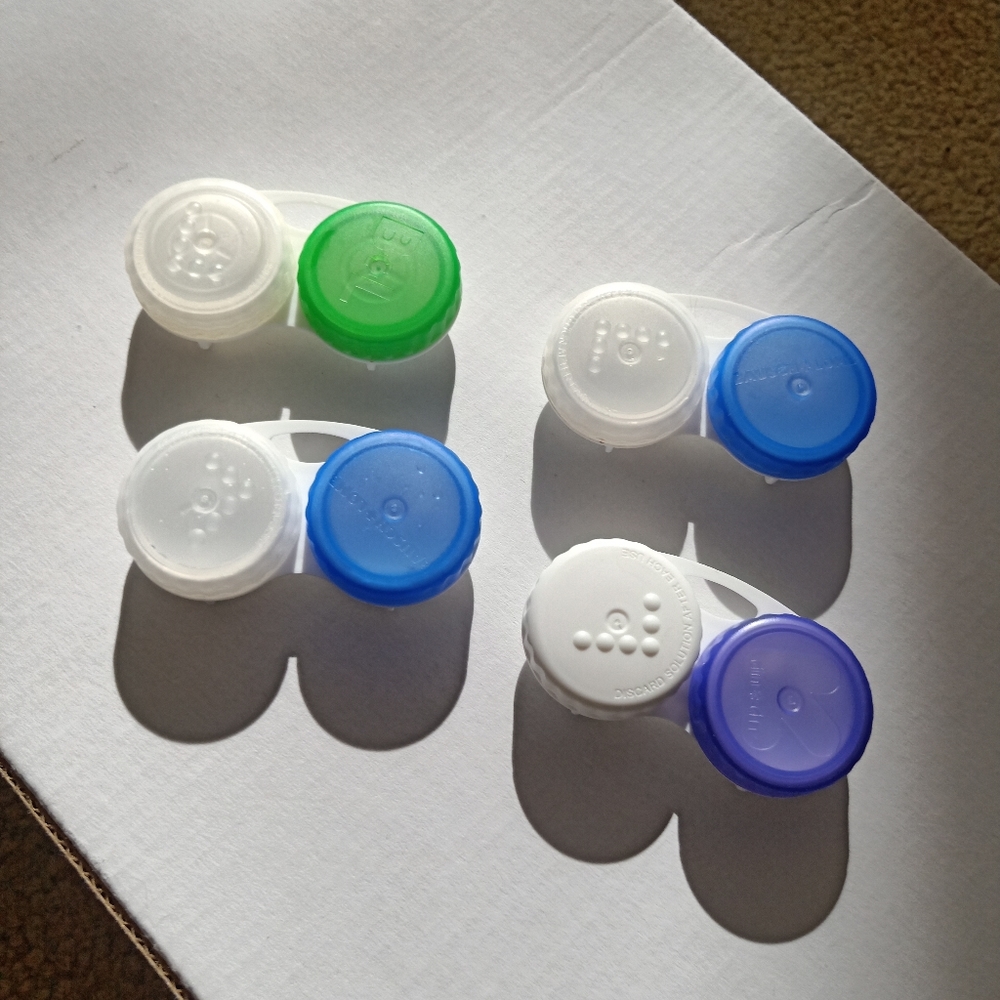 (Free with purchase) New Contact Lense Case